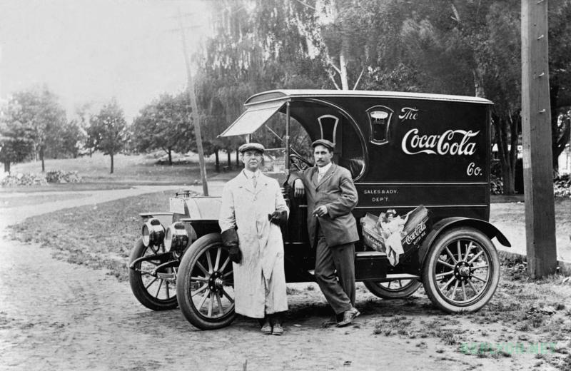 Развоз напитка Coca-Cola в 1900 годах