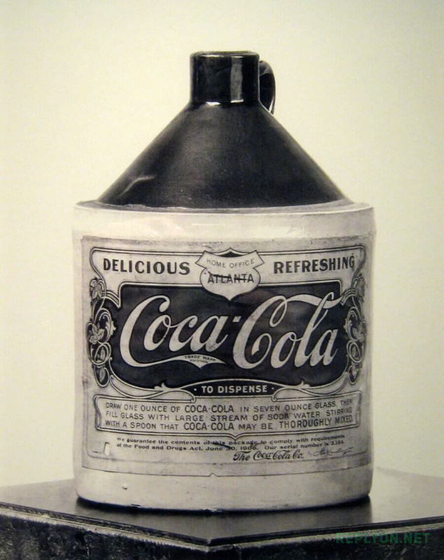 Первая бутылка Coca-Cola