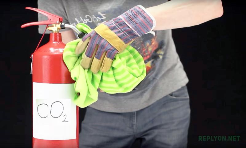 Углексислотный огнетушитель